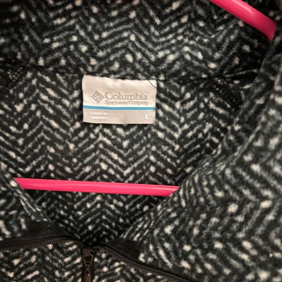 Columbia Quarter Zip - Picture 3 of 3